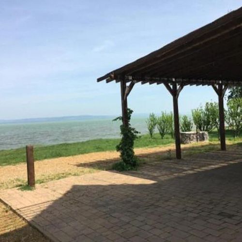 Beach Resident – Balatonszemes, Ungaria