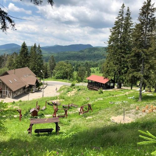 Complex Hotelier Cota O Mie Moroeni – Moroeni, România
