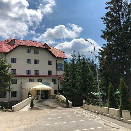 Complex Hotelier Cota O Mie Moroeni – Moroeni, România