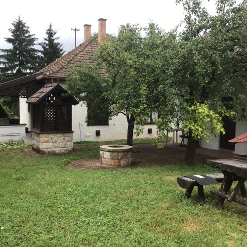 Telihold Vendégház Nagybörzsöny – Nagybörzsöny, Ungaria