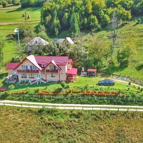 Casa cu Mușcate Câmpeni