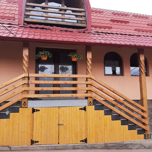 Casa Utan Văleni