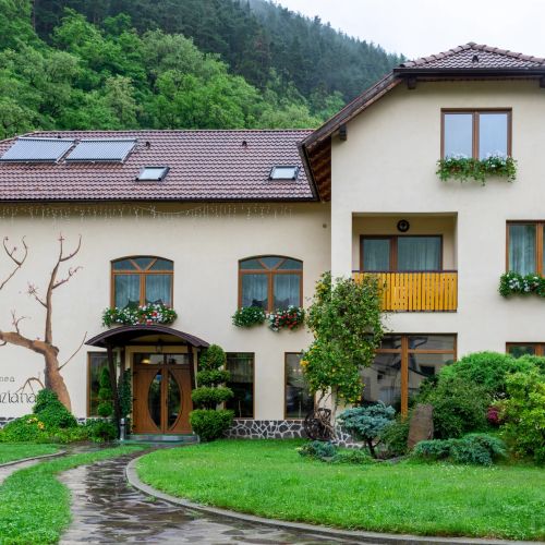 Sanziana - Gradina Raiului Gura Râului