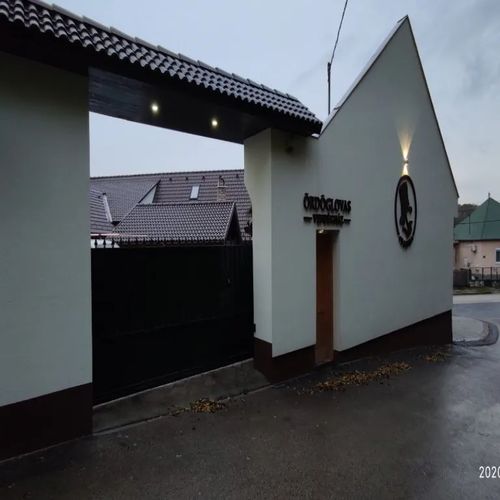 Ördöglovas Vendégház Bajna