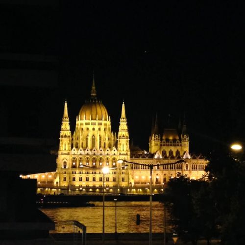 Bauhaus Studio with Parliament View Apartman Budapest – Budapesta, Ungaria