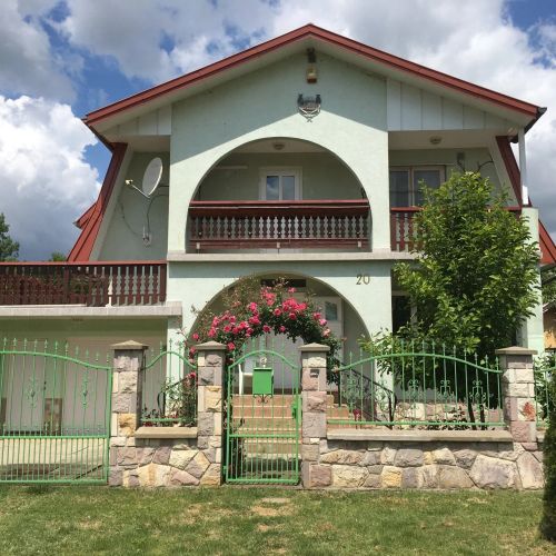 Fahal Vendégház Vezseny