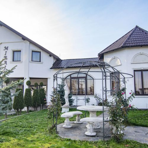 Pensiunea Miraj Sarasău