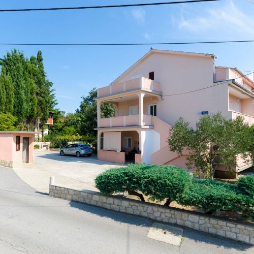 Apartments Slavica Lopar