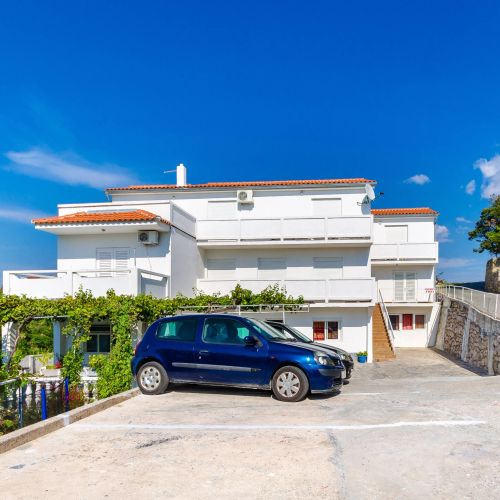 Apartments Pela Lopar