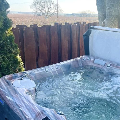 Maul-Lator Présbár és Bortrezor Apartman Villány