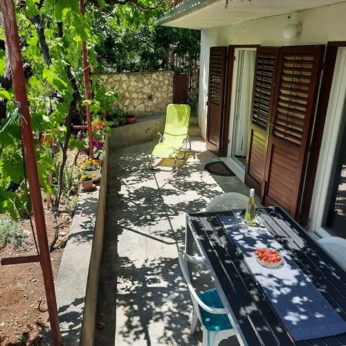 Apartman Ema Okrug Gornji – Okrug Gornji, Croația