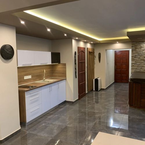 The Jakuzzi Room Apartman Miskolctapolca – Miskolc, Ungaria