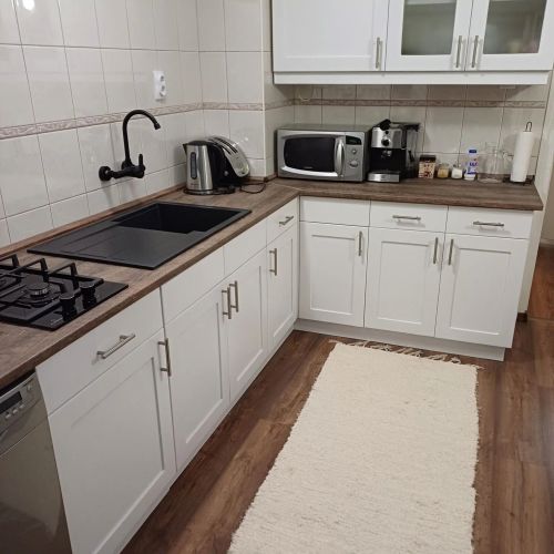M és M Balatoni Apartman Balatonkenese – Balatonkenese, Ungaria