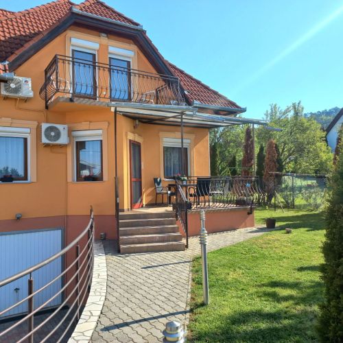Napsugár Apartman Vonyarcvashegy – Vonyarcvashegy, Ungaria