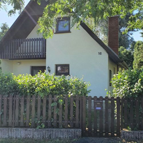 Fibu Lak Üdülőház Balatonszárszó