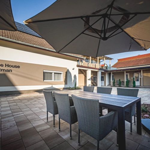 Coffee House Apartman Balatonlelle – Balatonlelle, Ungaria