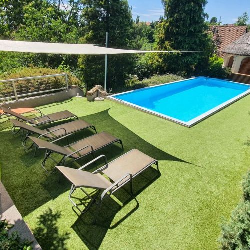 Hillside Pool Vendégház Velence