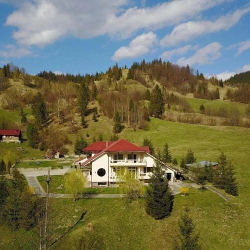 Pensiunea Aurora Izvoru Muntelui