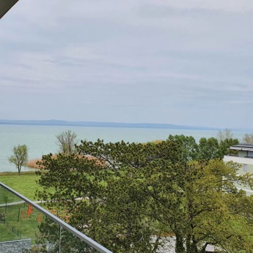 Napfény Resort Exclusive Apartman Balatonlelle – Balatonlelle, Ungaria