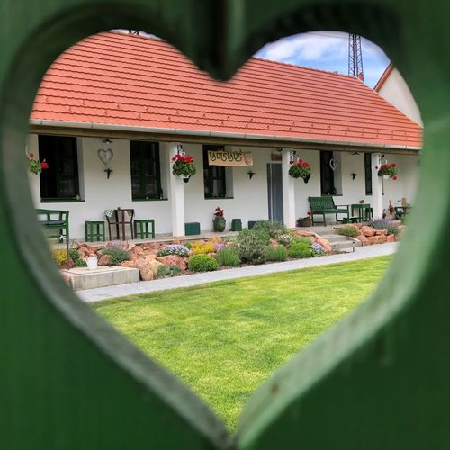 Ladislaus Schnaps-Haus Falusi Vendégház Csolnok