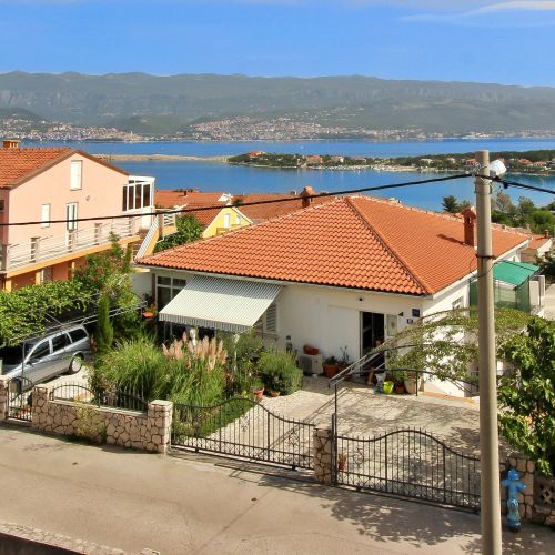 Apartments With Parking Space Šilo, Krk - 18735 Šilo