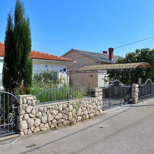 Apartments With Parking Space Šilo, Krk - 18735 Šilo – Šilo, Croația
