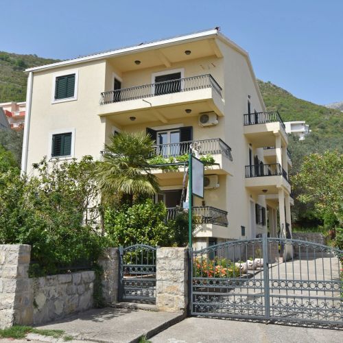 Apartments and Rooms Iva Petrovac – Petrovac na Moru, Muntenegru