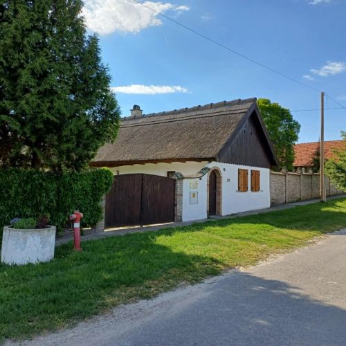 Pipacsos Pihenőház Dávod