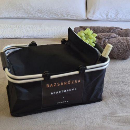 Bazsarózsa Apartman Csopak