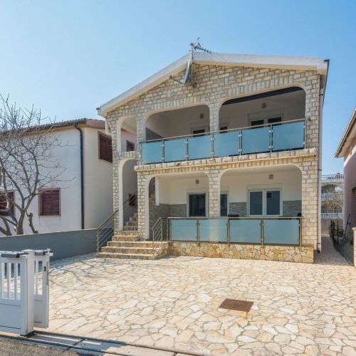 Apartment Wenig Vir