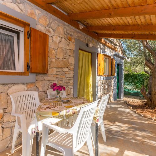 House Magdalena Tkon