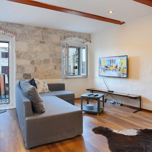 Apartmanok Parkolóhellyel Omis - 19051 Omiš