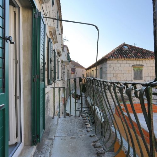 Apartments With Parking Space Omiš - 19051