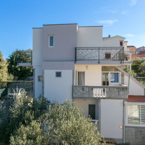 Family Friendly Seaside Apartments Sevid, Trogir - 19105 Sevid – Sevid, Croația