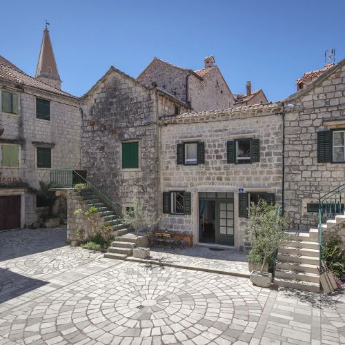 House Heritage Stari Grad
