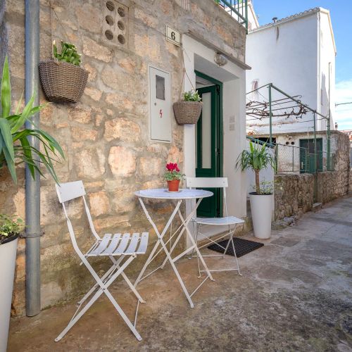 Apartments Lotti Stari Grad