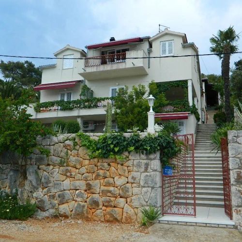 Apartment and Room Darinka Vrboska