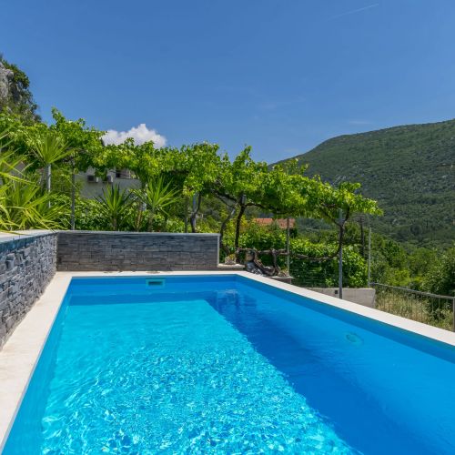 House Hidden Green Oasis Omis