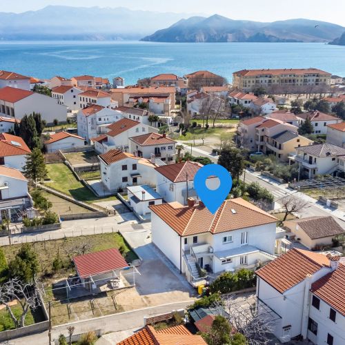 Apartments With Parking Space Baška, Krk - 19434 Baška