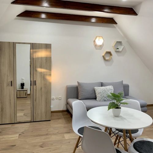 Barbakán Apartman 1.Gyula