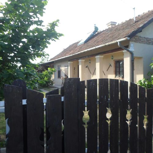 Tündérrózsa Vendégház Abádszalók