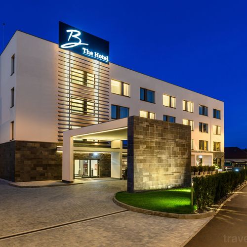 B The Hotel Sfântu Gheorghe