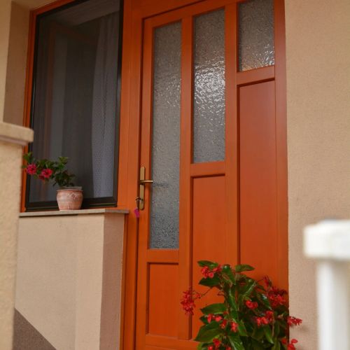 Neuhercz Apartmanok Halászi – Halászi, Ungaria