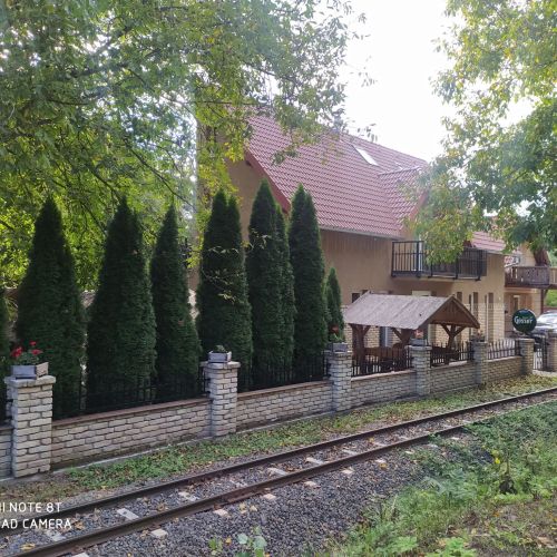 Aranytölgy Panzió Étterem & Kemping Kemence – Kemence, Ungaria