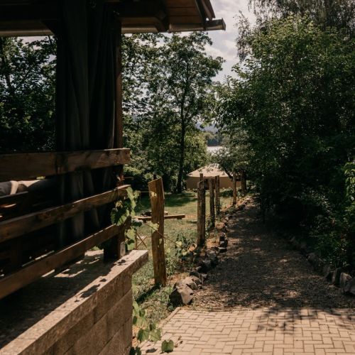 Jurta a Dunaparton Zebegény – Zebegény, Ungaria