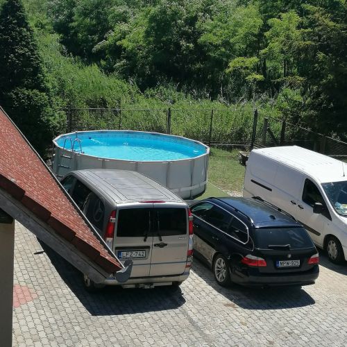 Medencés Apartmanház Balatonfenyves
