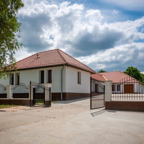 Éden Tanya Ládbesenyő