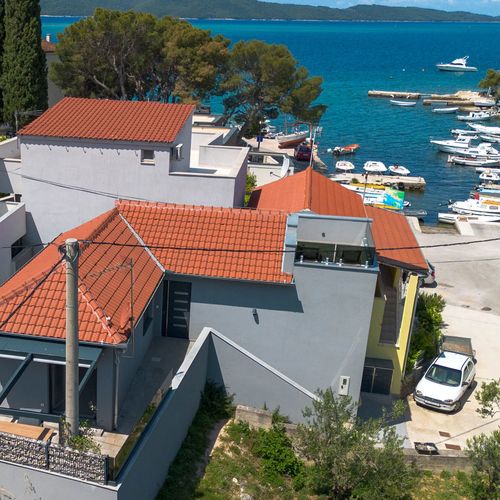 House Luxury Konforta Brodarica