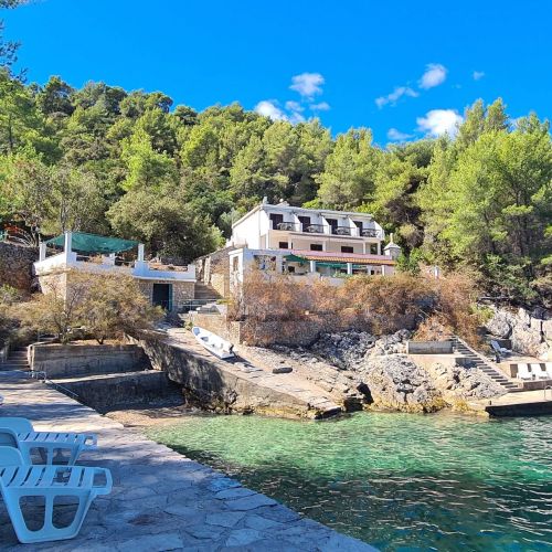Apartments On the beach Bogomolje