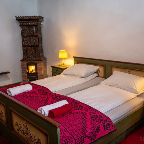 Casa Sub Magrin Sat Bătrân